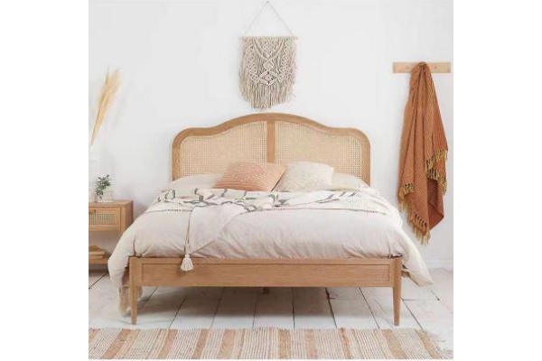 Explore the solid wood bed: A Blend of Style, Consolation, and Nature