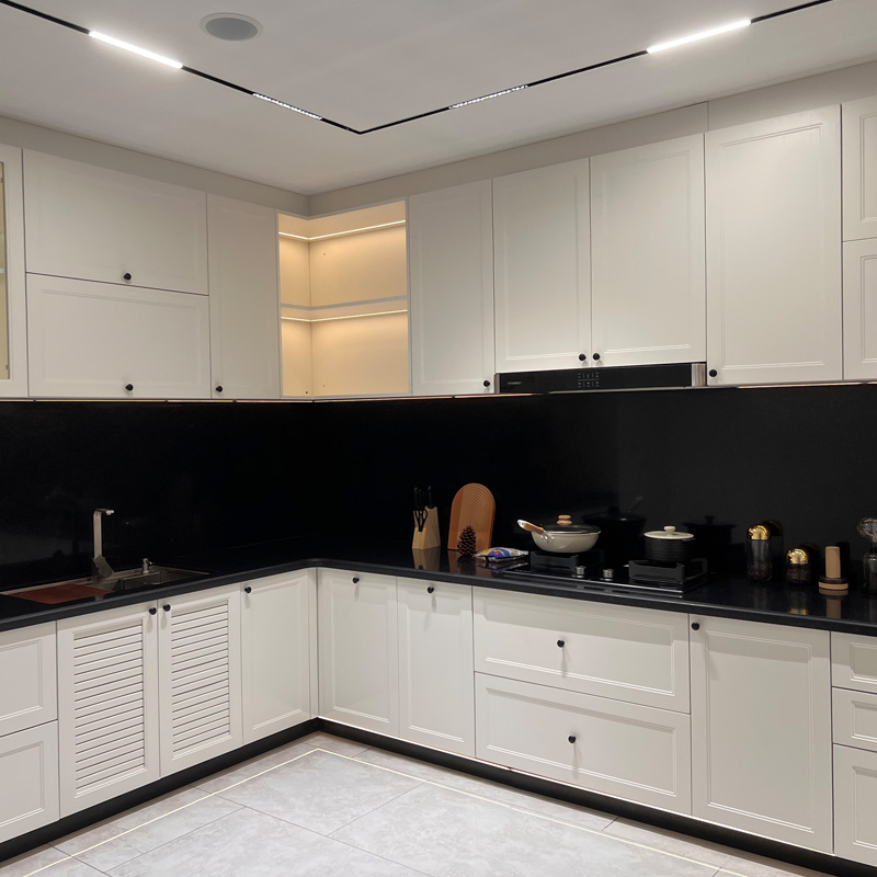 White Custom Kitchen Cabinets with L Shape